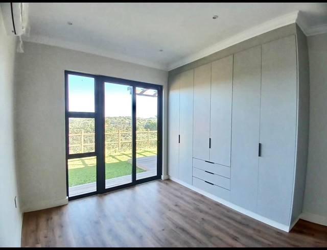 2 BEDROOM TOWNHOUSE FOR SALE IN SALT ROCK
